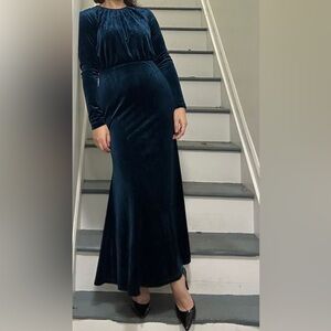 Elegant Velvet Long Sleeve Dress